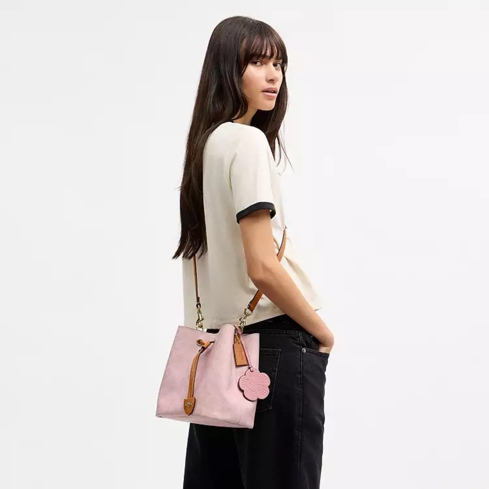 NWT！COACH Rowan Bucket Bag In Signature Canvas With Charms（CEA23）fast shipping - Picture 13 of 15